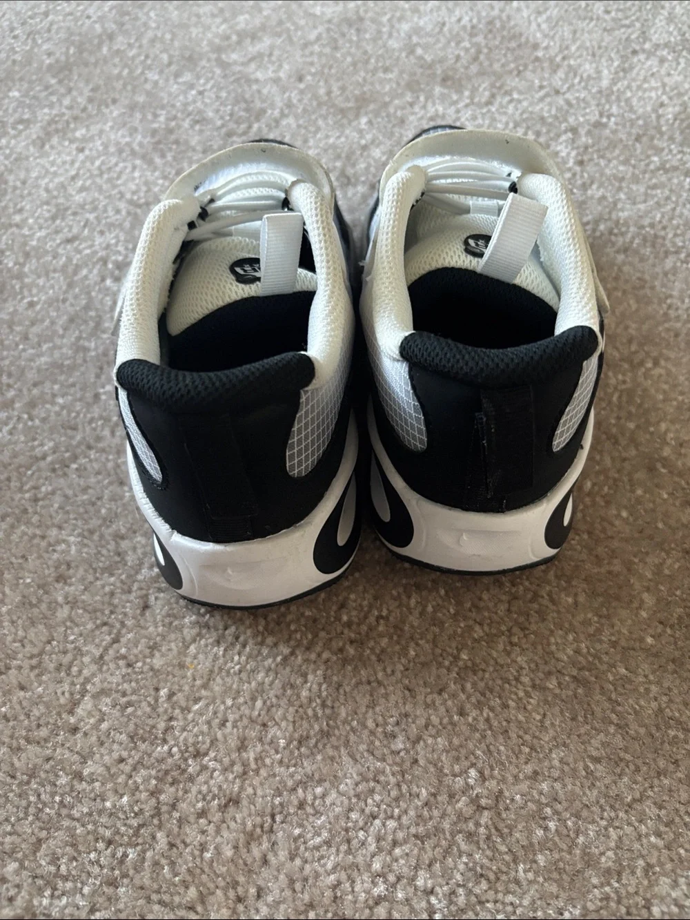 Nike Kids White and Black Velcro Sneaker
